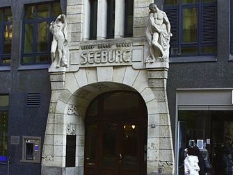 Rivestimento in pietra naturale in pietra arenaria sul Seeburg di Amburgo