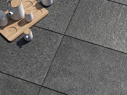 Lastra di terrazza in basalto di Takeda dall'alto con decorazione