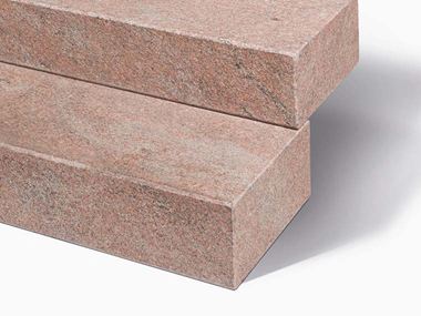 Gradini a blocco di gneiss di Bologna tagliati a misura