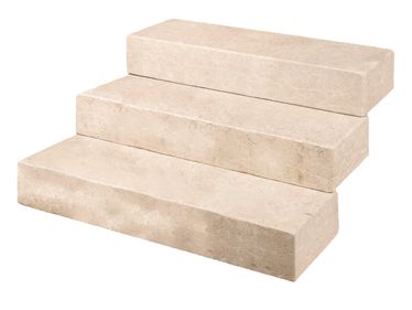 Gradini a blocco in pietra calcarea Camino Sand a vista