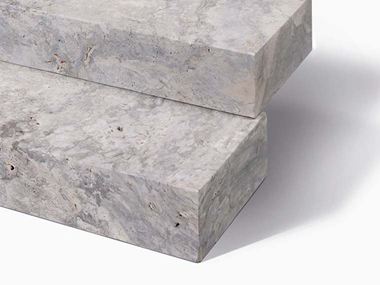Gradini a blocco in travertino Silver tagliati su misura