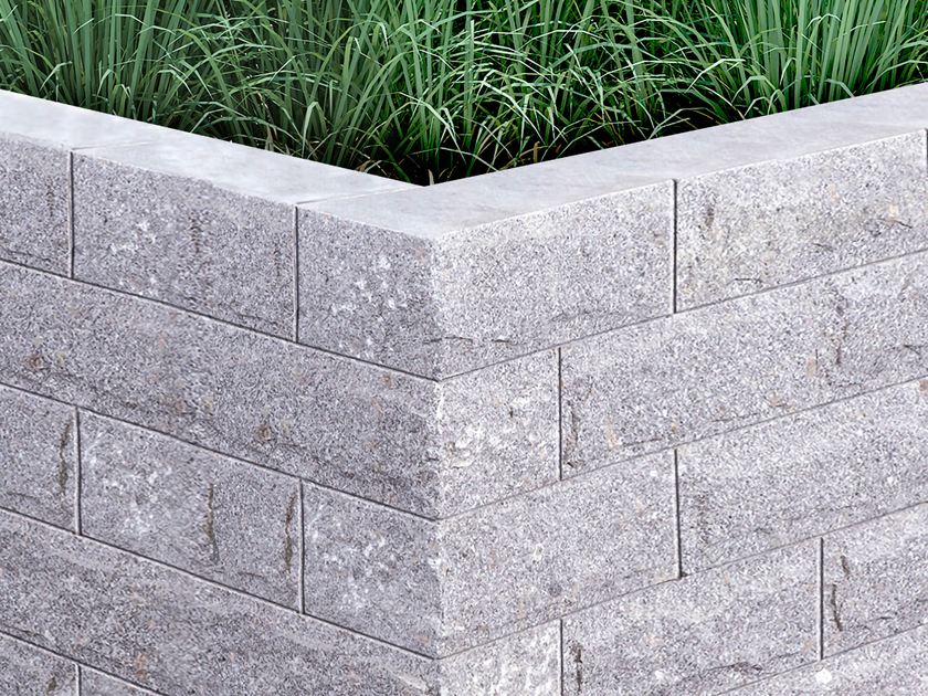 Mattoni di pietra in granito Silver Rustica con erba