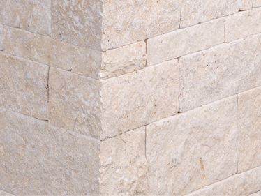 Mattoni di pietra calcarea di Cremona tagliati a misura