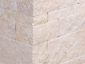 Mattoni di pietra calcarea di Cremona tagliati a misura