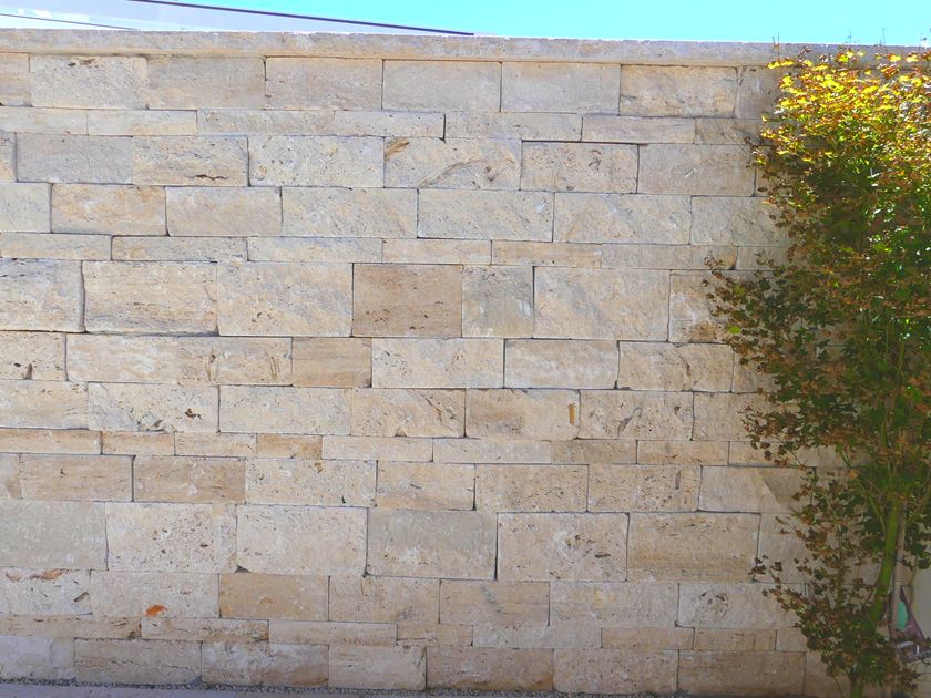 Mattoni di pietra Tarvertine Medium Select Rustic Vista del muro 4-3-2