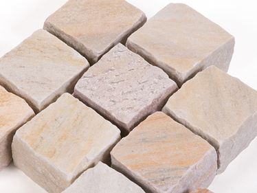 Dettaglio dei Sampietrini in quarzite di Rio Dorado