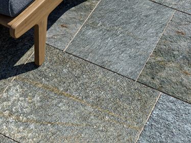 Lastra di terrazzo gneiss Luserna inclinato