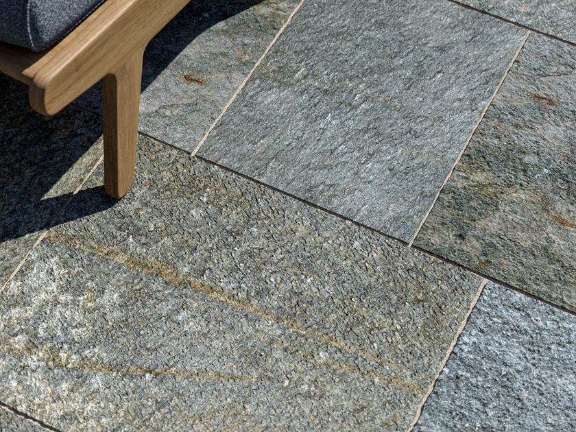 Lastra di terrazzo gneiss Luserna inclinato