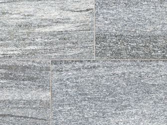 Primo piano delle lastre di granito grigio di Urban Grey Line