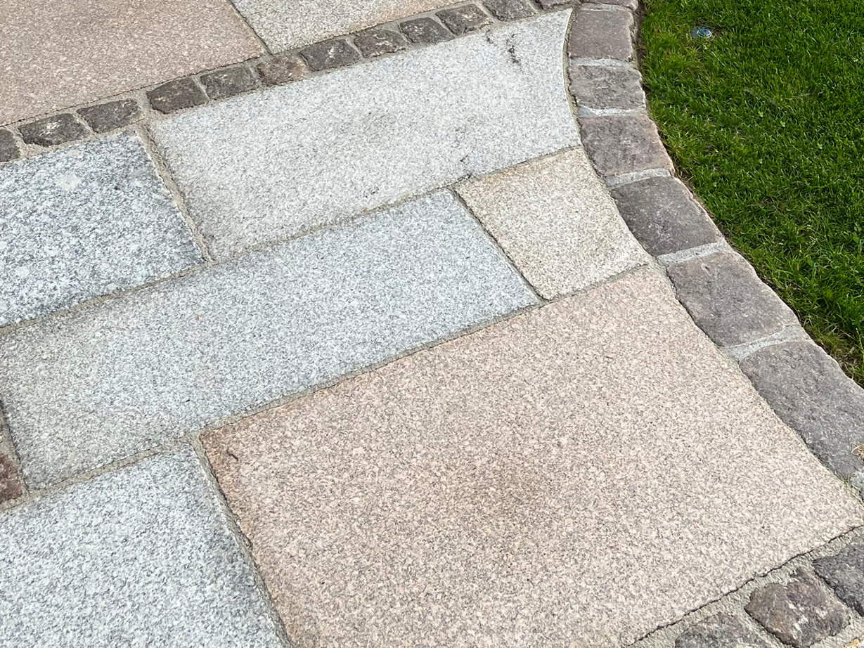 Lastre di granito Girona Antique: un look unico Curva di Girona in trasferta nella galleria di casa 1