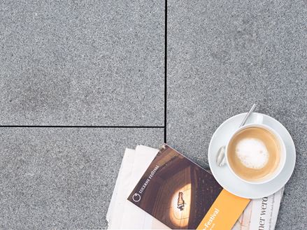 Tazza da caffè su base di granito Mundo Grey