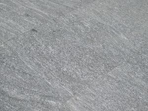 Primo piano di una lastra di granito in un articolo speciale