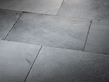 Lastre di pietra naturale in pietra blu con superficie burattata