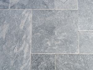 Lastre di marmo Afyon Grey con legatura romana