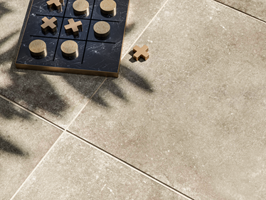 Vista dall'alto: soletta del patio in cemento Roma con giochi e ombra