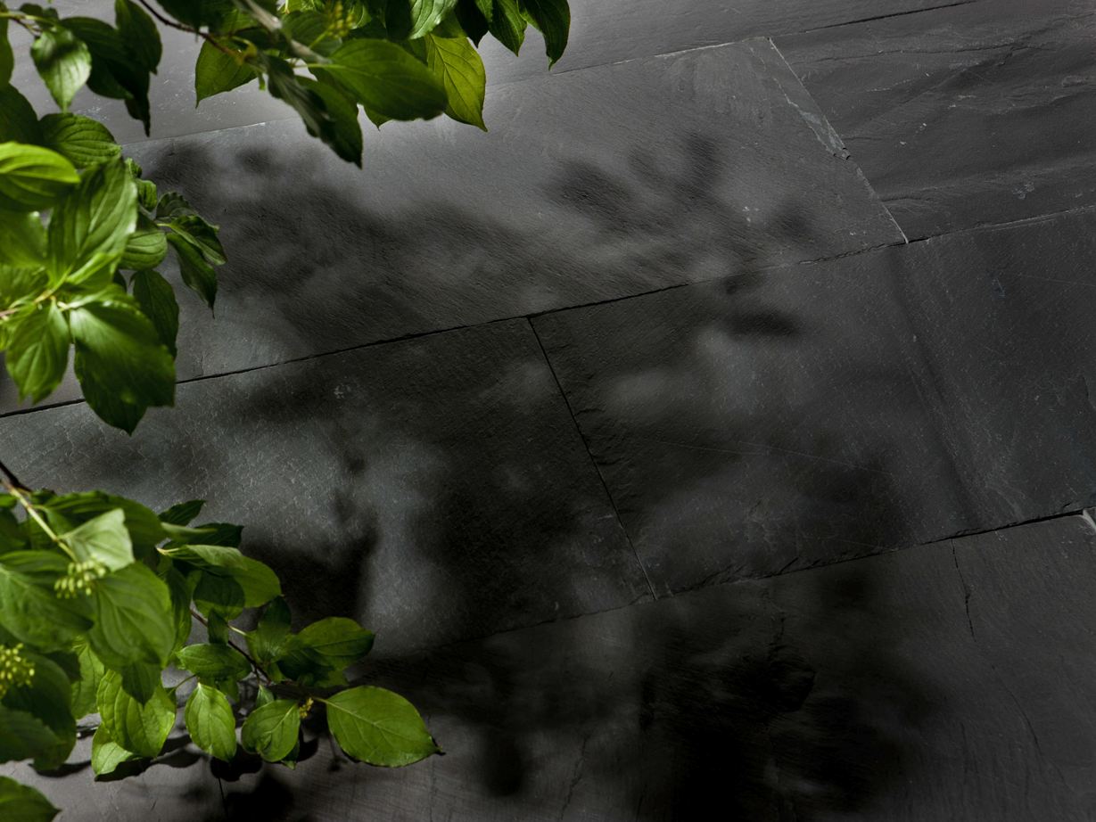 Split Black Rustic Lastre di ardesia e rami naturali