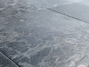 Chateau_Nero_Travertine_Tile_Gallery 1