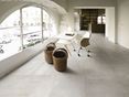 Un ufficio moderno con le Piastrelle beige in cemento Concrete Sand