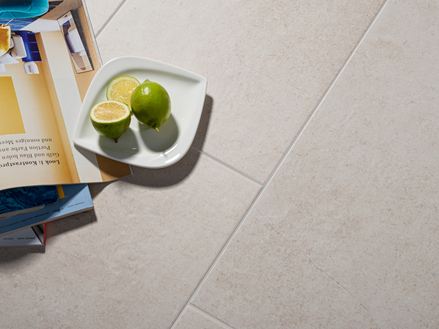 Piastrelle effetto pietra Sevilla Cream con calce