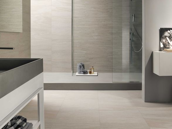 Bagno con piastrelle in gres porcellanato Mountain Beige