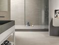 Bagno con piastrelle in gres porcellanato Mountain Beige