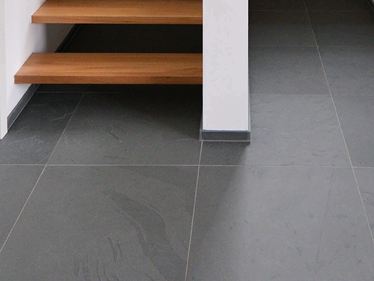 Gal1_Servizio fotografico per un cliente-Ardesia-Grey Slate-Piastrelle-Scala-js