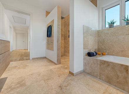 Bagno con travertino Ivory Classic