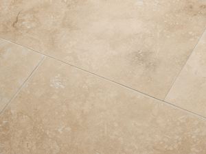 Dettaglio piastrelle di travertino Medium Line