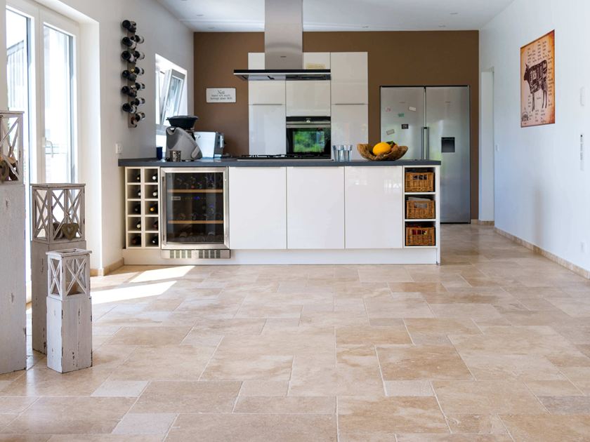 Piastrelle in travertino Medium in cucina e nella zona giorno