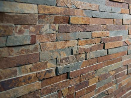 Supporto laterale per parete posata in mattoni ardesia Peacock Multicolor