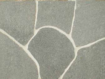 Piastrelle poligonali in quarzite Kavalas spaccate