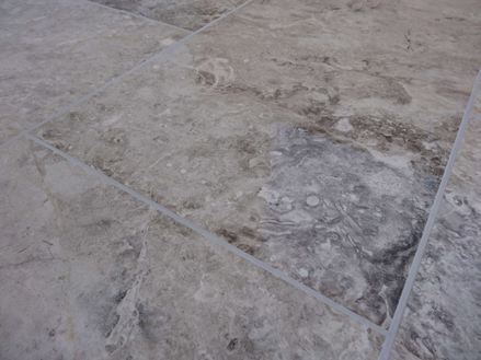 Piastrelle in marmo Silver Shadow, vista laterale