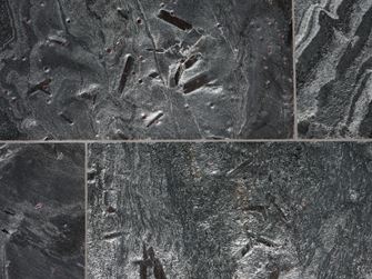 Piastrelle in quarzite Silver Grey, primo piano delle fughe