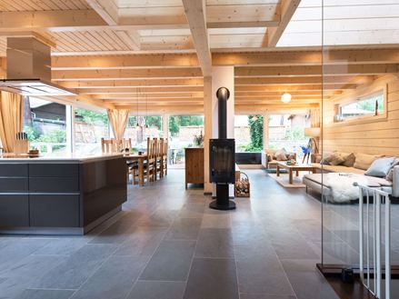 Zona giorno con piastrelle di ardesia Grey Slate