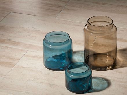 Piastrelle di travertino Natura, fasciati e levigati con tre lanterne