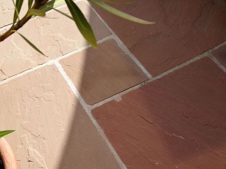 Lastre di arenaria di Modak, terrazza, primo piano