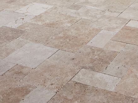 Foto del cliente: cantina del castello di Heidelberg; lastre di travertino Vista laterale Medium