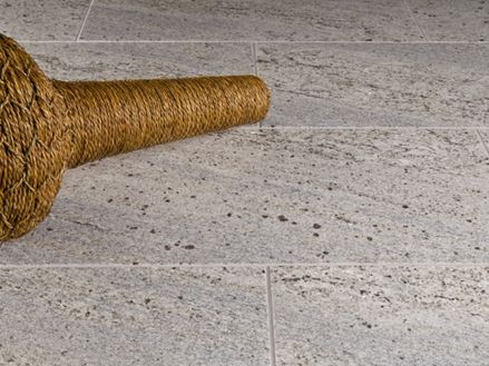 Piastrelle in granito bianco Cashmere