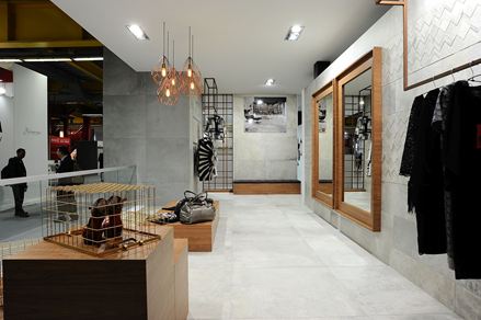 Al Cersaie 2016, le tendenze da ammirare sono state molteplici: grandi formati, forme quadrate, rame, legno e look diversi.