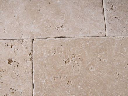 Primo piano di lastre di travertino Medium