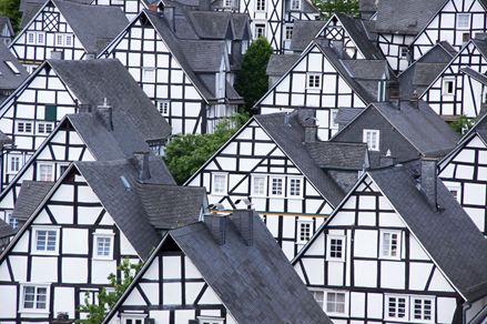 I tetti ricoperti di ardesia hanno una lunga tradizione locale in Germania