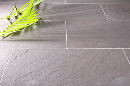 Piastrelle in ardesia borgogna grigio chiaro con decorazione verde