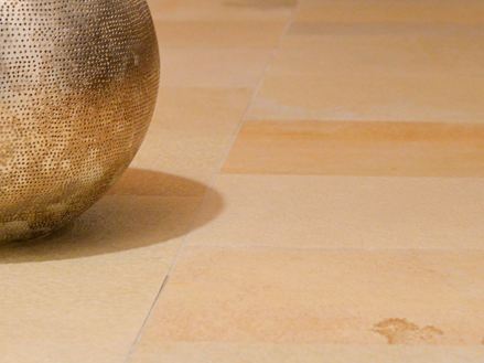 Pietra fine o pietra naturale? Spesso l'originale può essere imitato in modo ingannevolmente realistico!