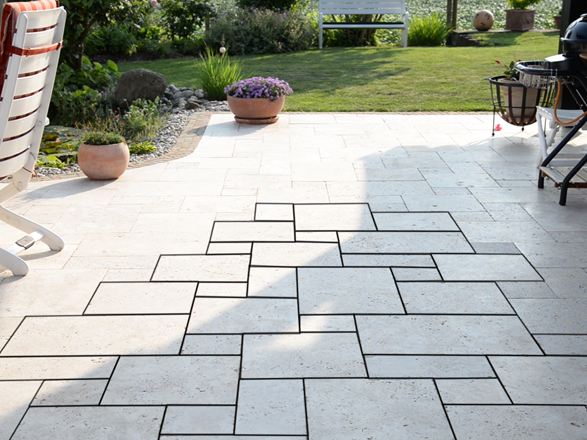 Lo schema di posa del vincolo romano disegnato su una terrazza